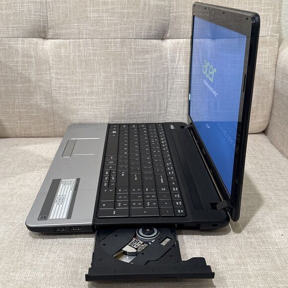 Acer Aspire E1-531 Intel 1000M 4GB 120GB SSD Laptop Linux Mint XFCE PC - Picture 14 of 15